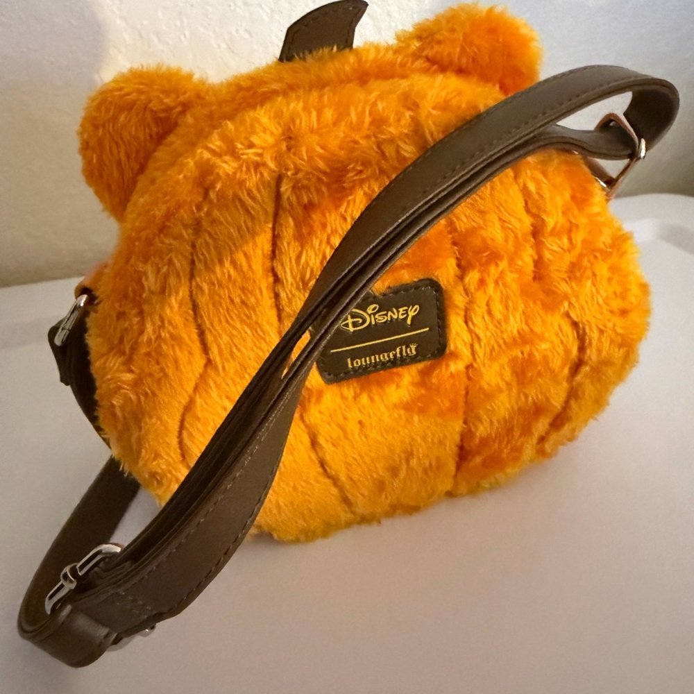 Loungefly Winnie the Pooh Pumpkin Plush Crossbody Purse Bag - Picture 2 of 4